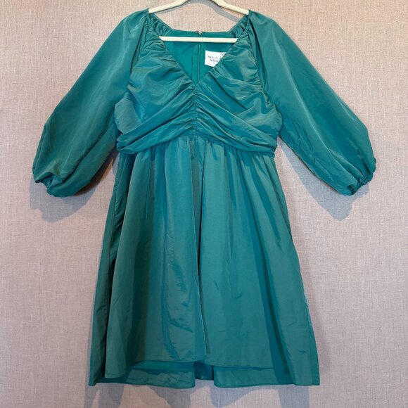 Hyacinth House Emerald Green Tuckernuck XL Ruched V-Neck Genevieve Mini Dress - Picture 2 of 11